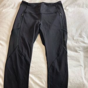 Black cropped Lululemon leggings